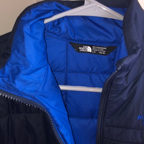 North Face Boys jacket - Picture 2 of 3